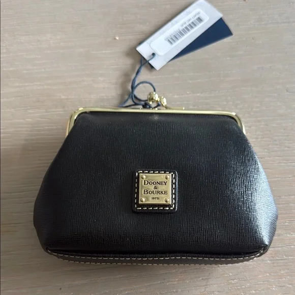 Dooney & Bourke Black Kisslock Coin Purse - Picture 2 of 10